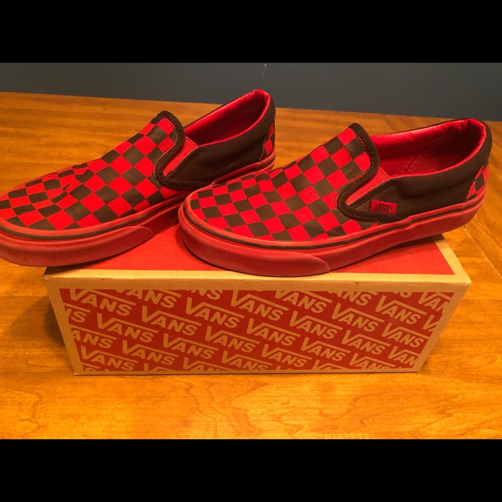 VANS RED/BLACK